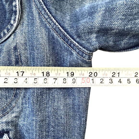 Vintage Lee boxy classic denim jean jacket, distressed, lighter wash - Picture 13 of 16